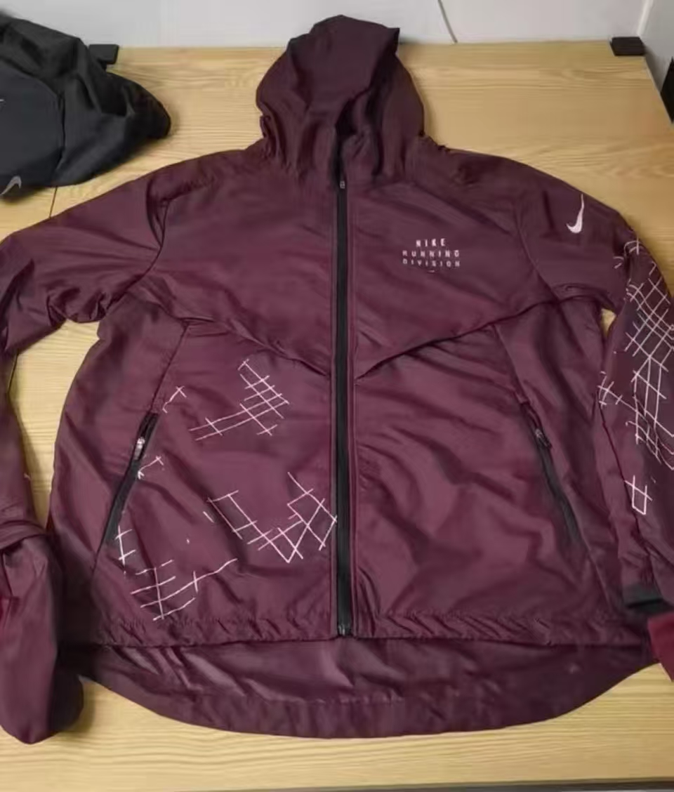 Nike Mint Green Hooded Lightweight Jacket - Geometric Line Decor Windproof Sports Coat - Image 3