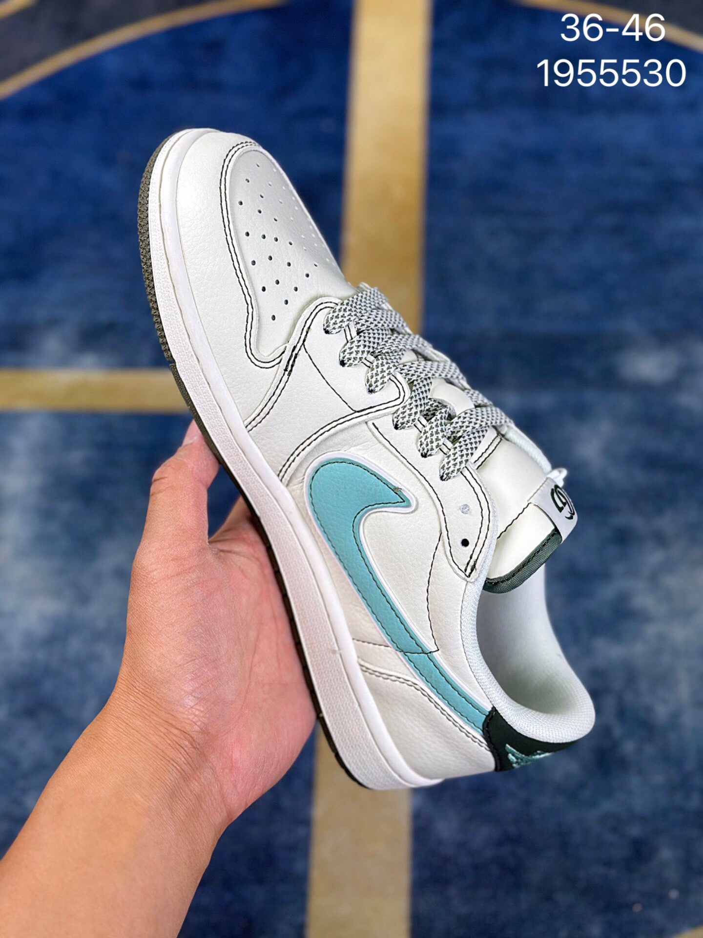 Gucci x Nike Collaborative Low-Top Sneakers - Image 2