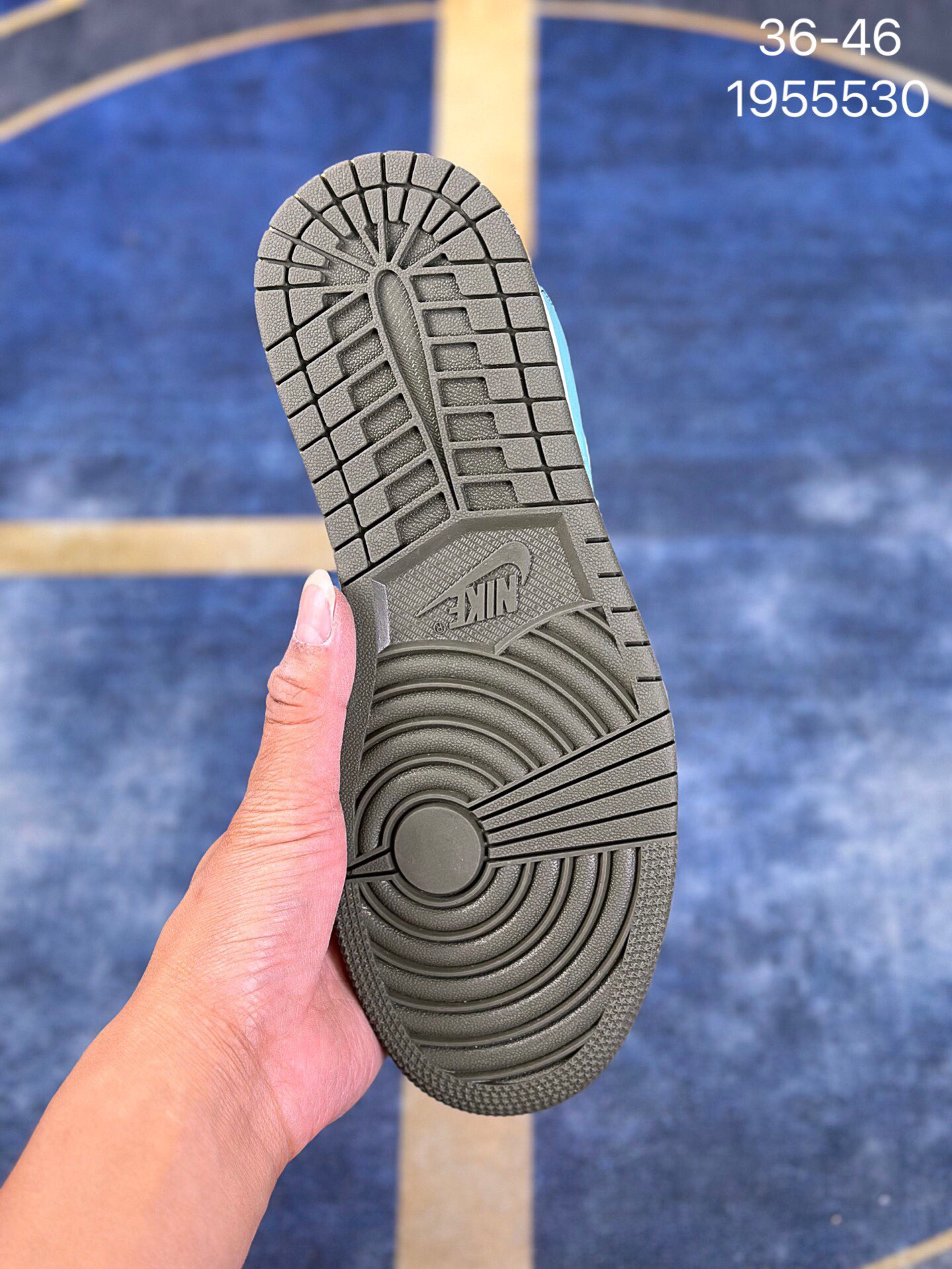 Gucci x Nike Collaborative Low-Top Sneakers - Image 5