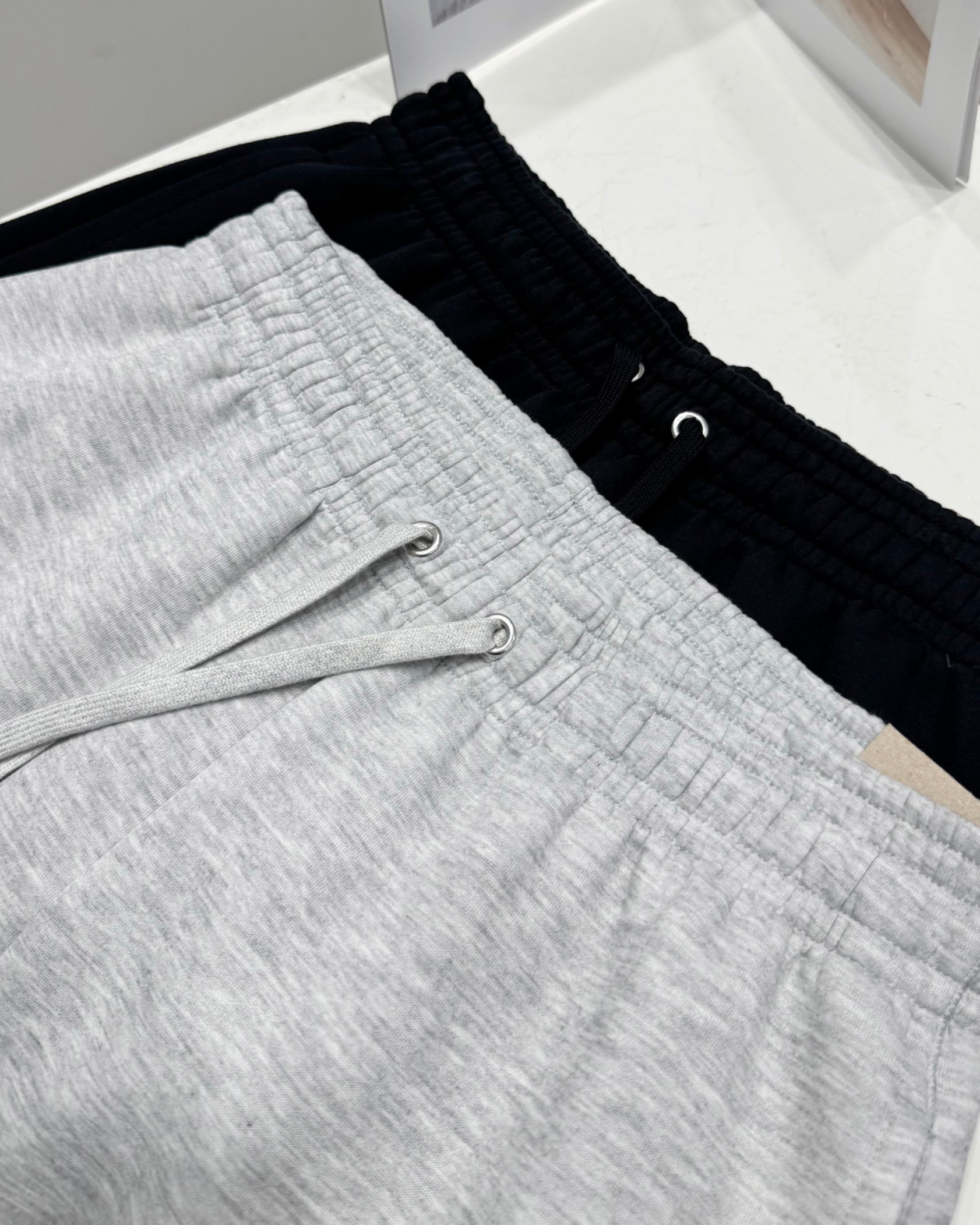 Nike Kobe Collection Gray/Black Two-Tone Embroidered Logo Wide-Leg Jogger Pants - Image 4