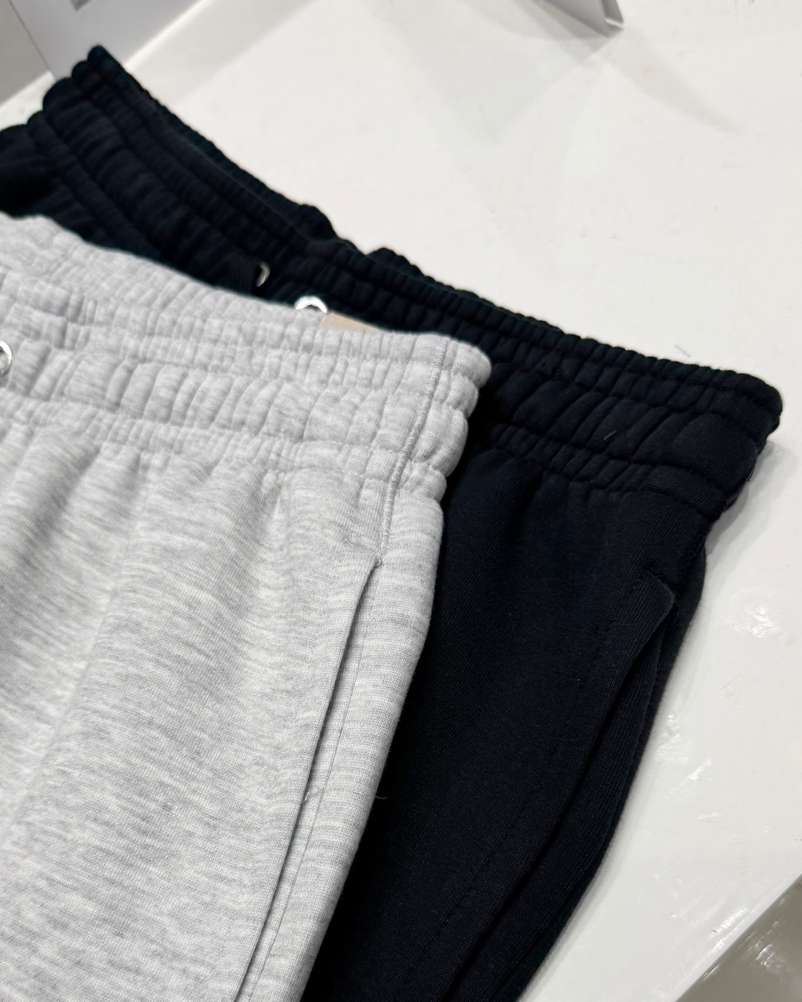 Nike Kobe Collection Gray/Black Two-Tone Embroidered Logo Wide-Leg Jogger Pants - Image 5