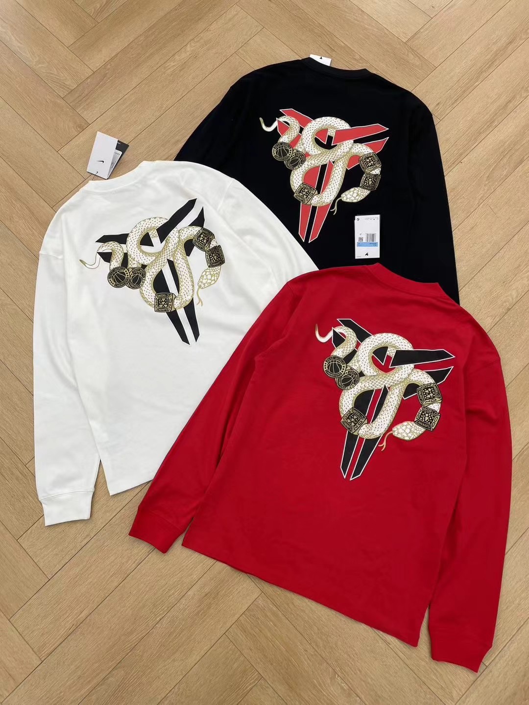 Nike Kobe Collection Mamba Logo Three-Color Crewneck Long-Sleeve T-Shirt - Image 3