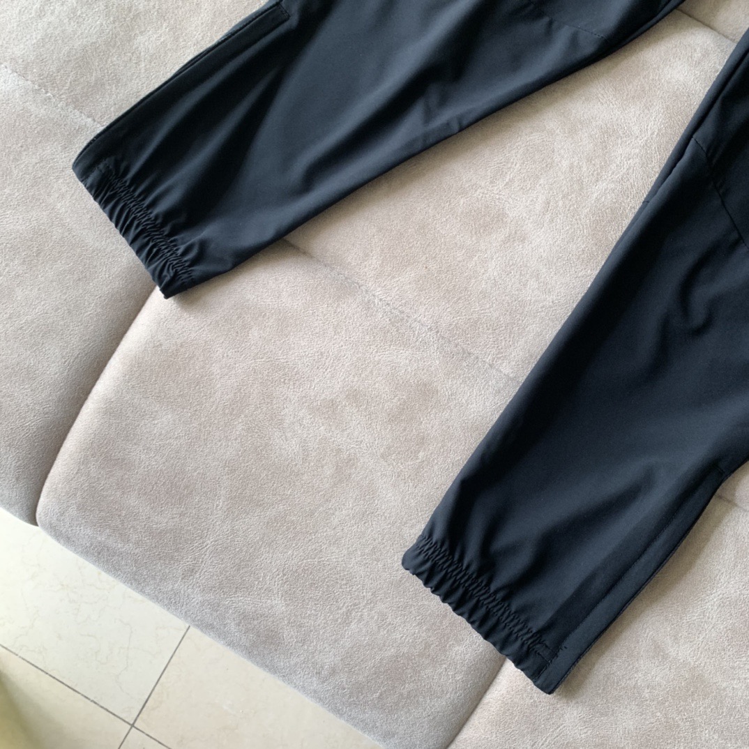 Nike Swoosh Quick-Dry Cuffed Sports Pants - Image 8