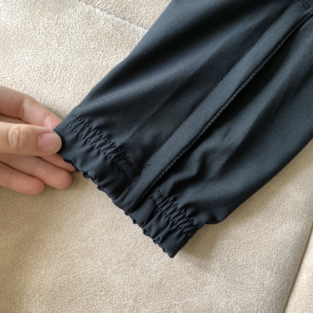 Nike Swoosh Quick-Dry Cuffed Sports Pants - Image 3