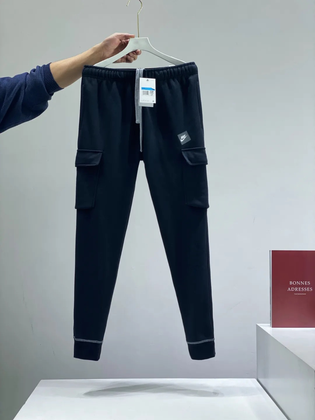 Nike Patchwork Cargo-Style Cuffed Sweatpants (Gray/Navy Two-Tone) - Image 4