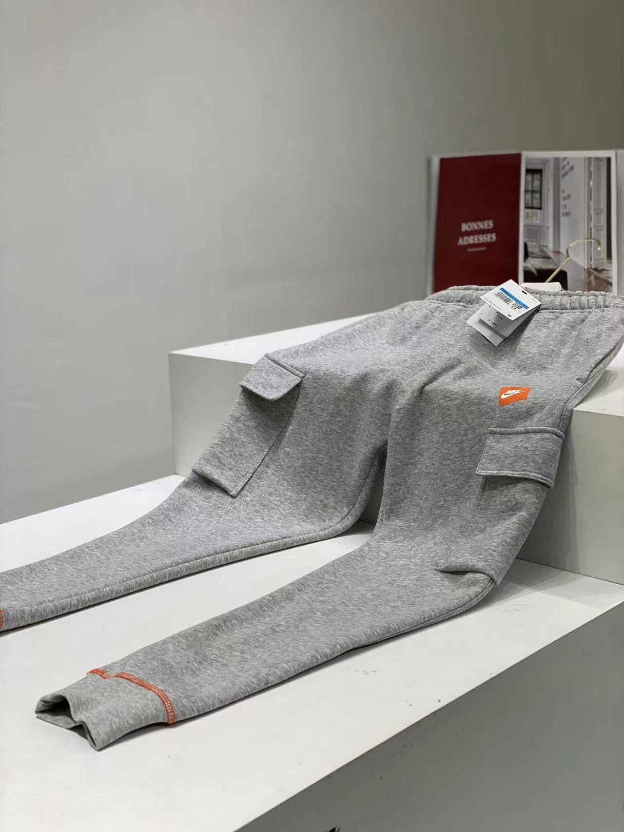 Nike Patchwork Cargo-Style Cuffed Sweatpants (Gray/Navy Two-Tone) - Image 5