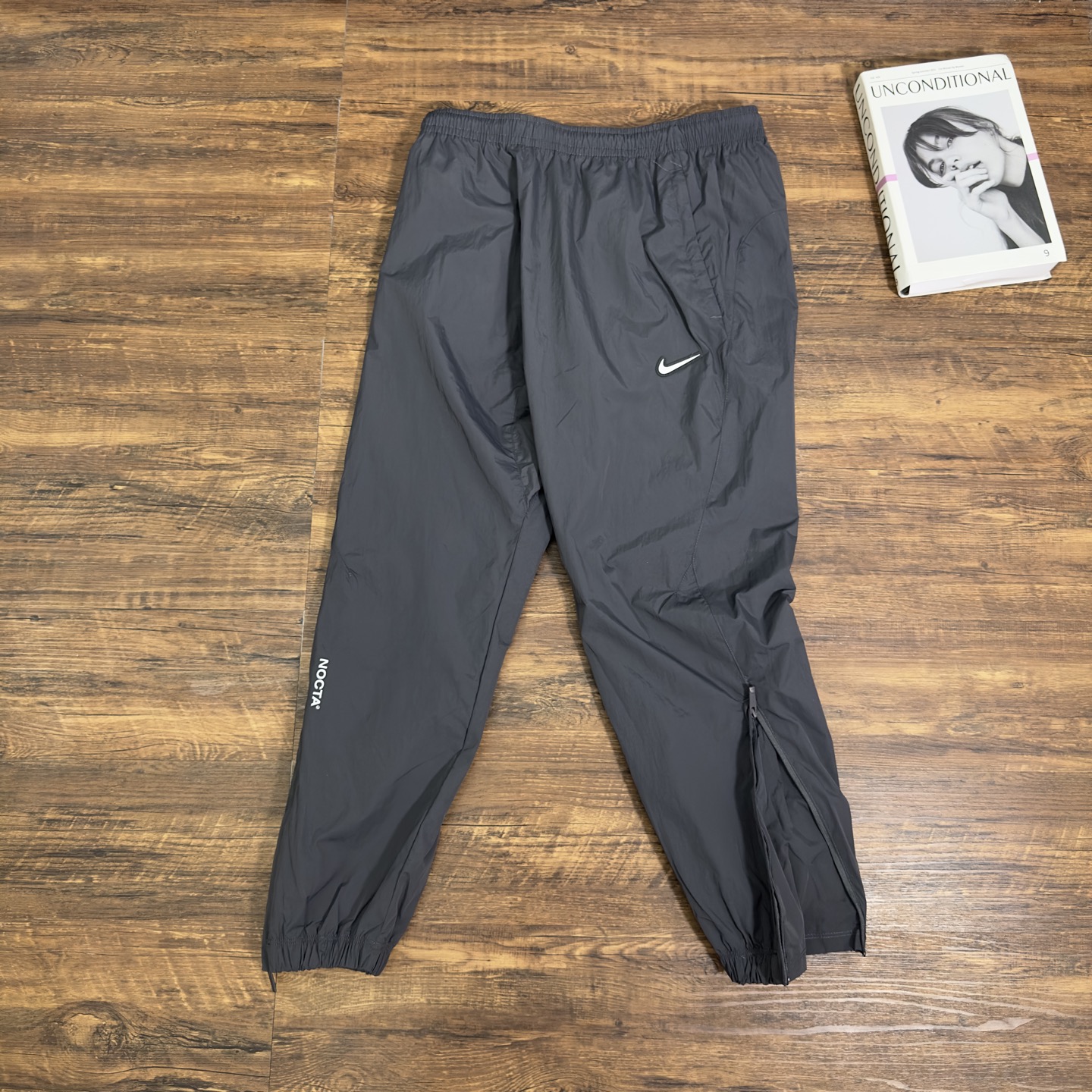 Nike NOCTA Co-Branded Dark Gray Woven Quick-Dry Cuffed Sports Pants - Image 2